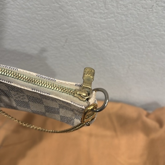 Authentic Louis Vuitton Damier Azur Canvas Mini Accessories Pochette - Picture 4 of 15